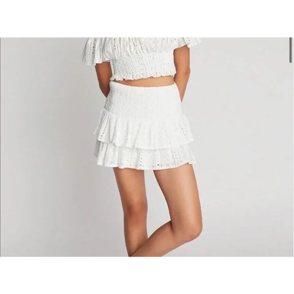 Choosy Pull On High Waisted Smocked Tiered Mini Skirt White Women's Size 8 NWT - Picture 2 of 9